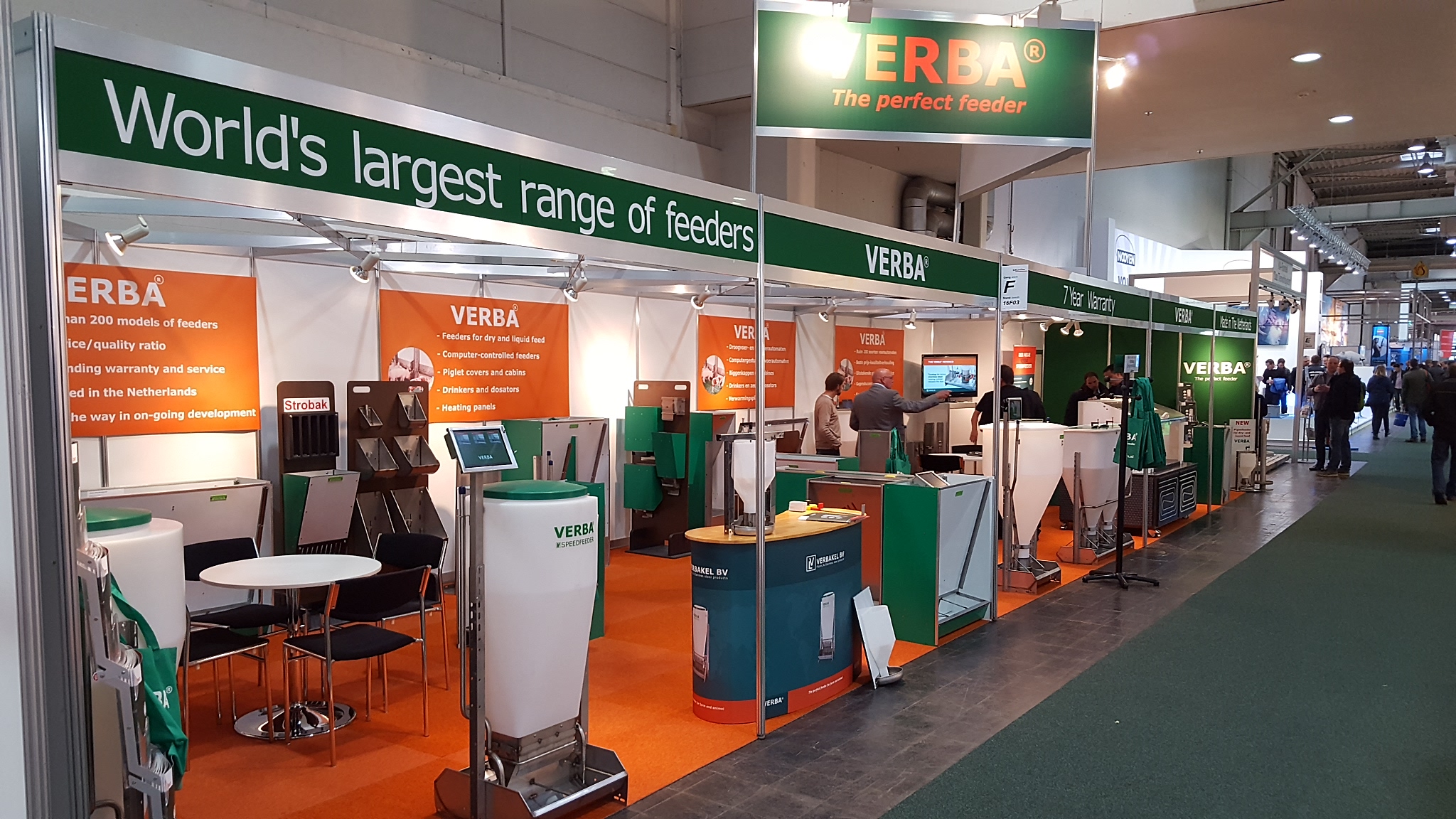 Foderskåle på Eurotier-standen