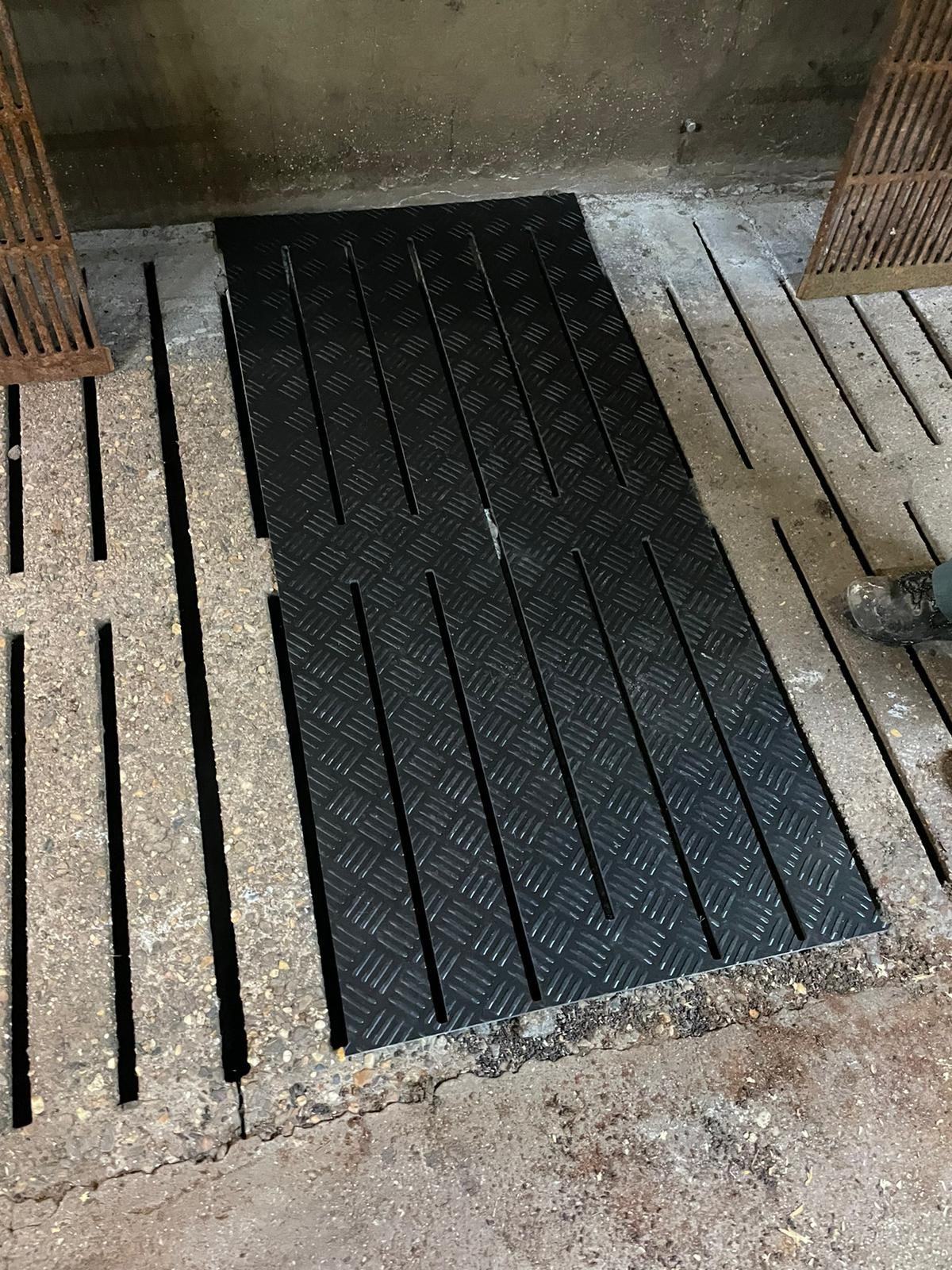 PE-plade til betongitter